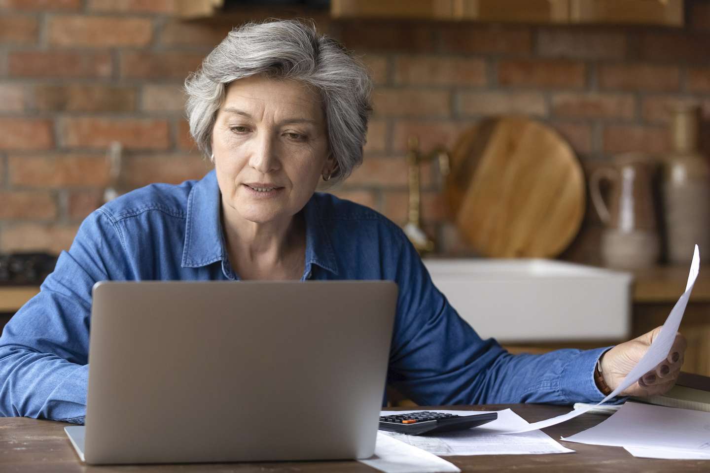 femme devant pc